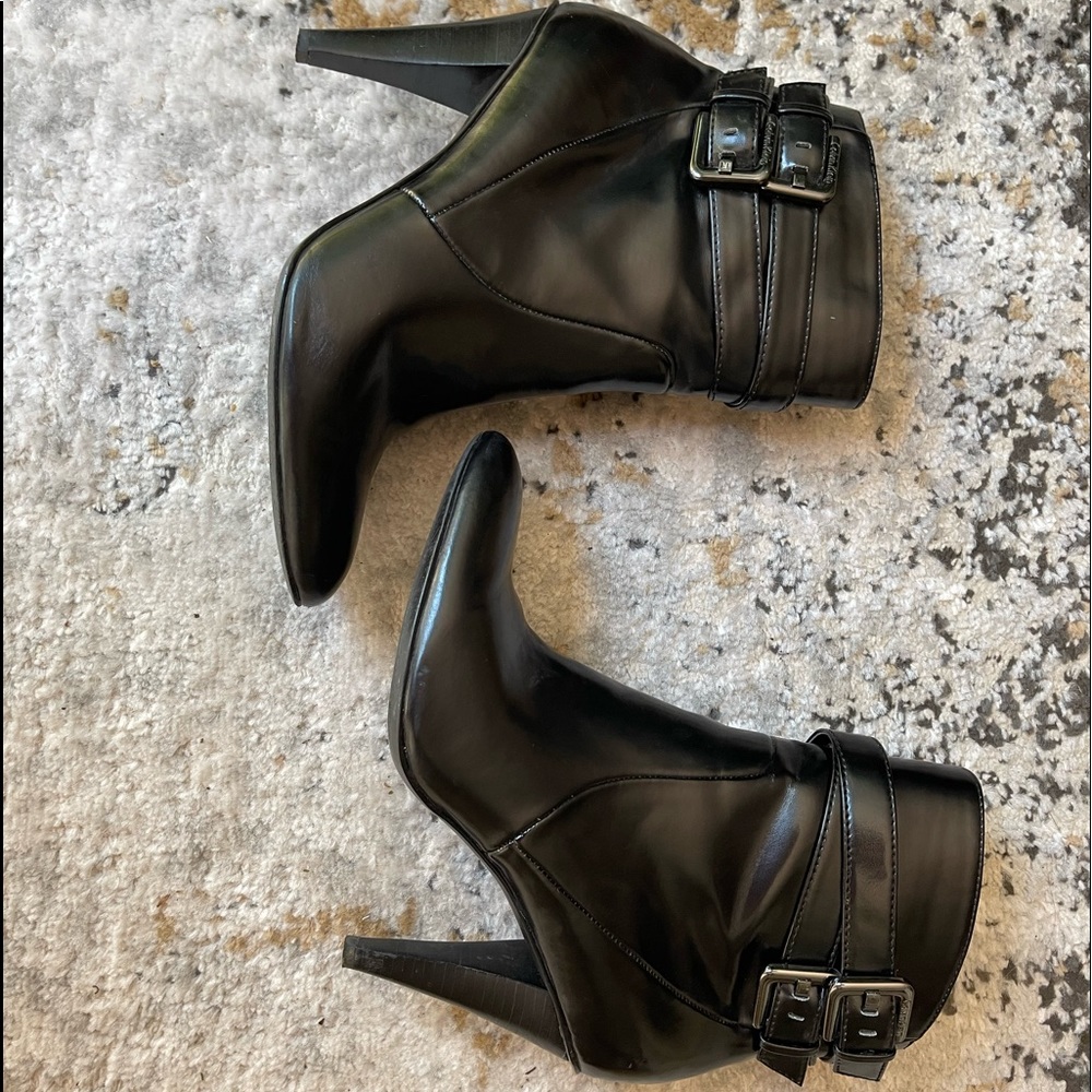 Calvin Klein Boots- size 8